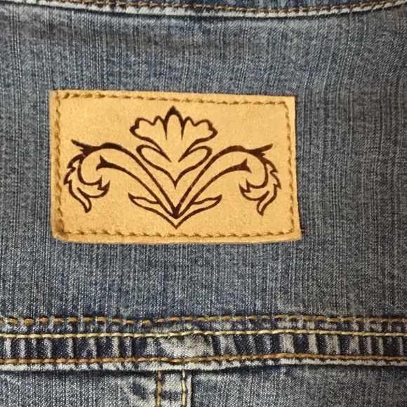 CAbi Medium Wash Jean Jacket #511 - 8 - Picture 7 of 10